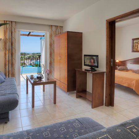Corali Hotel Tigkaki  Phòng bức ảnh