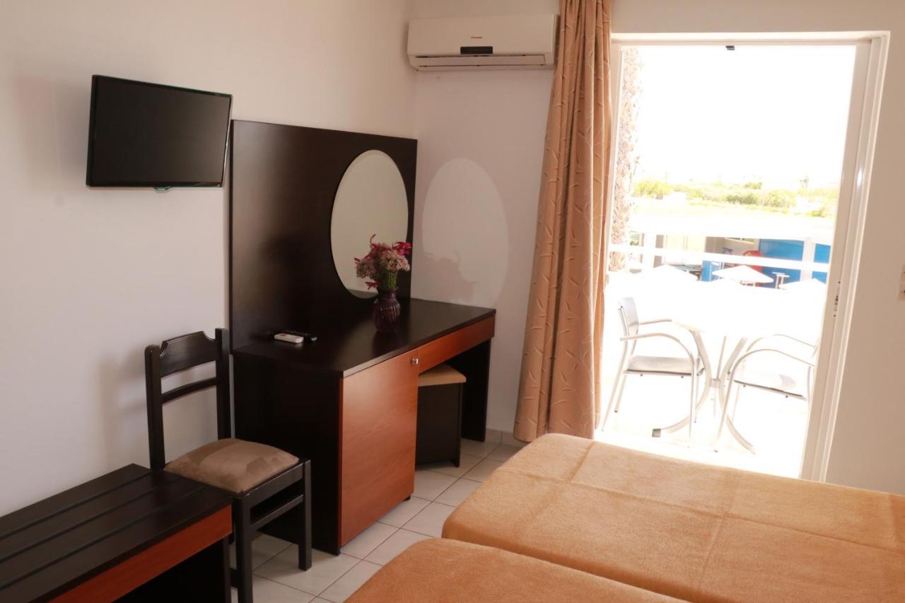 Corali Hotel Tigkaki  Ngoại thất bức ảnh
