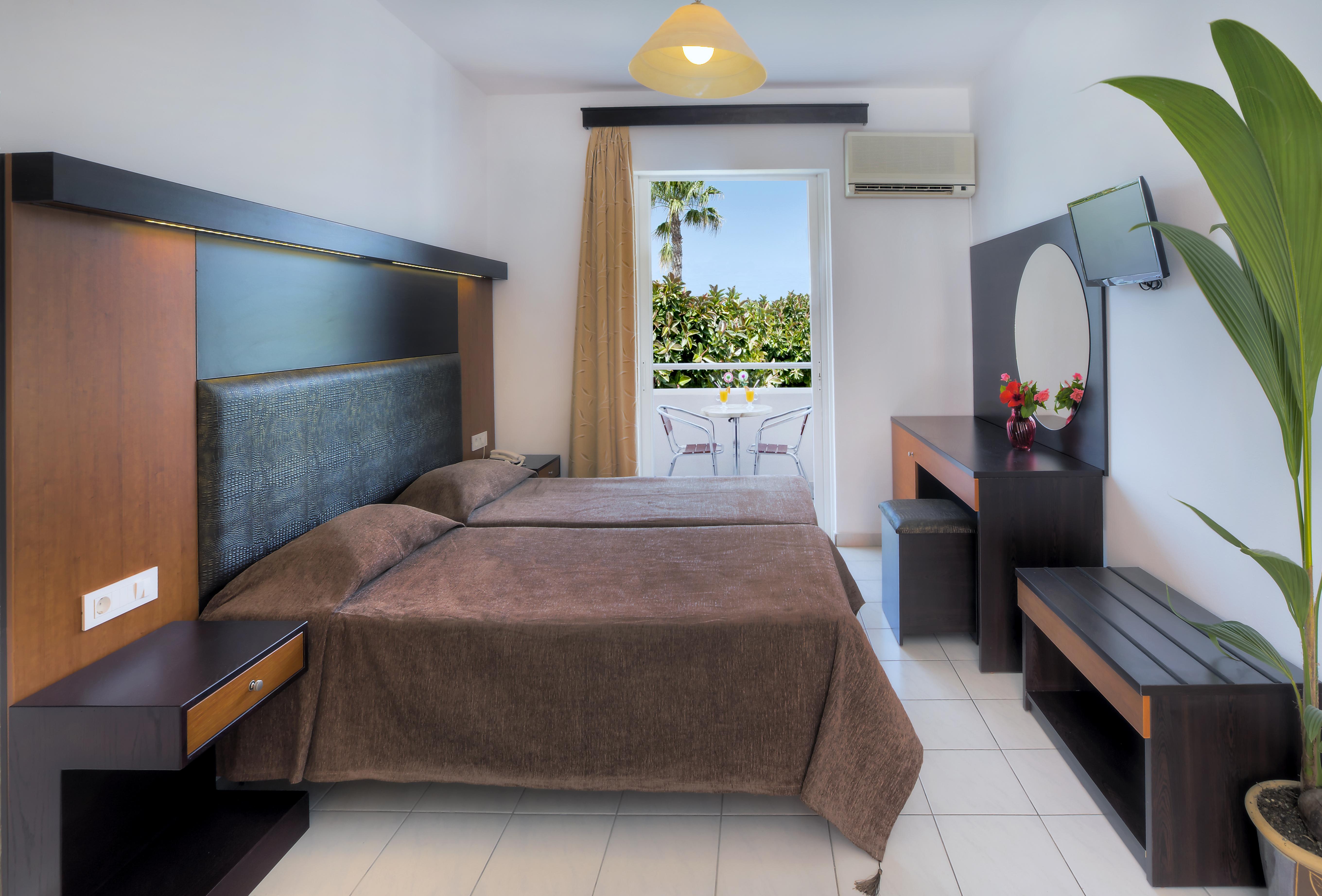 Corali Hotel Tigkaki  Ngoại thất bức ảnh