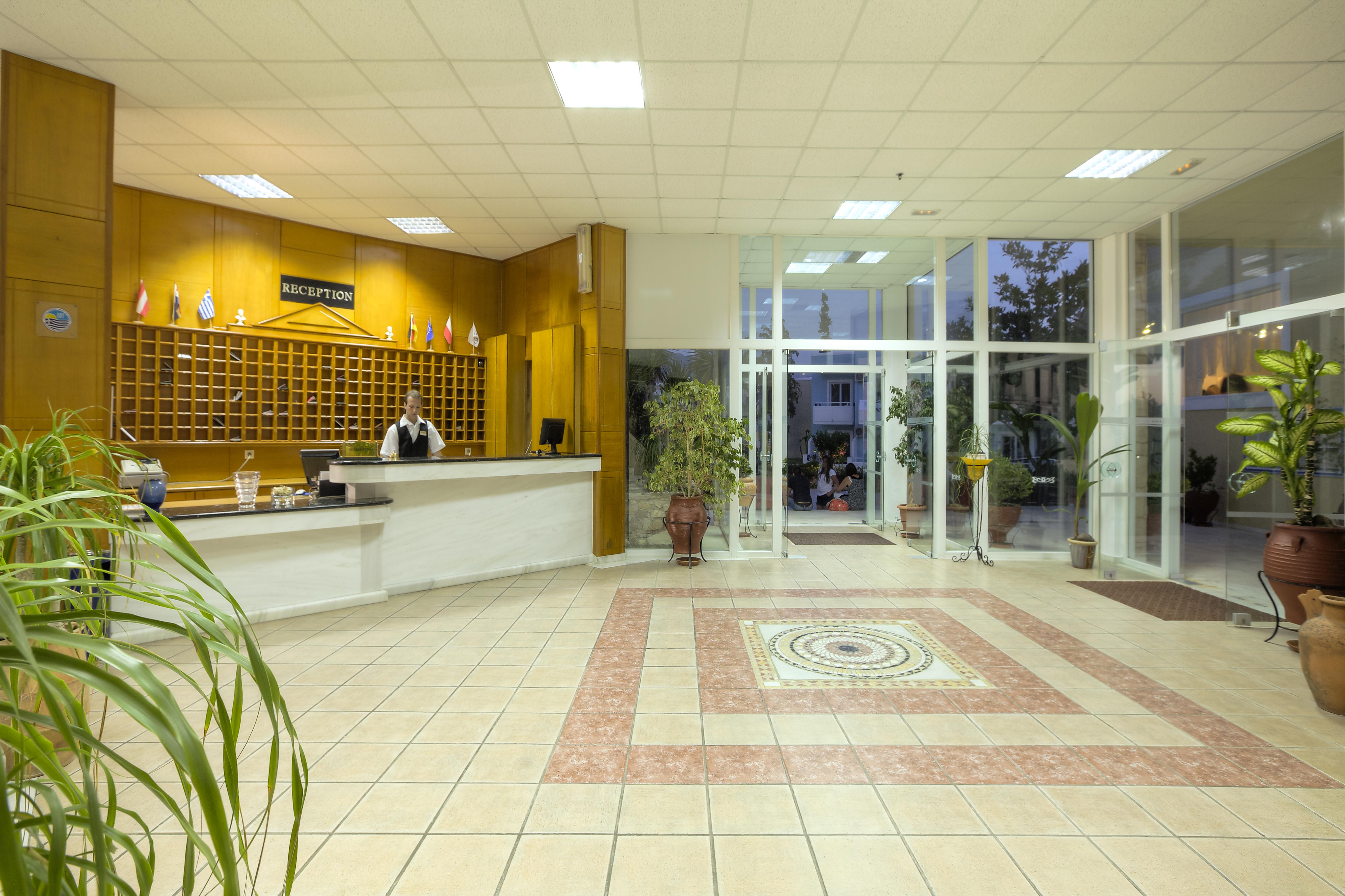 Corali Hotel Tigkaki  Ngoại thất bức ảnh