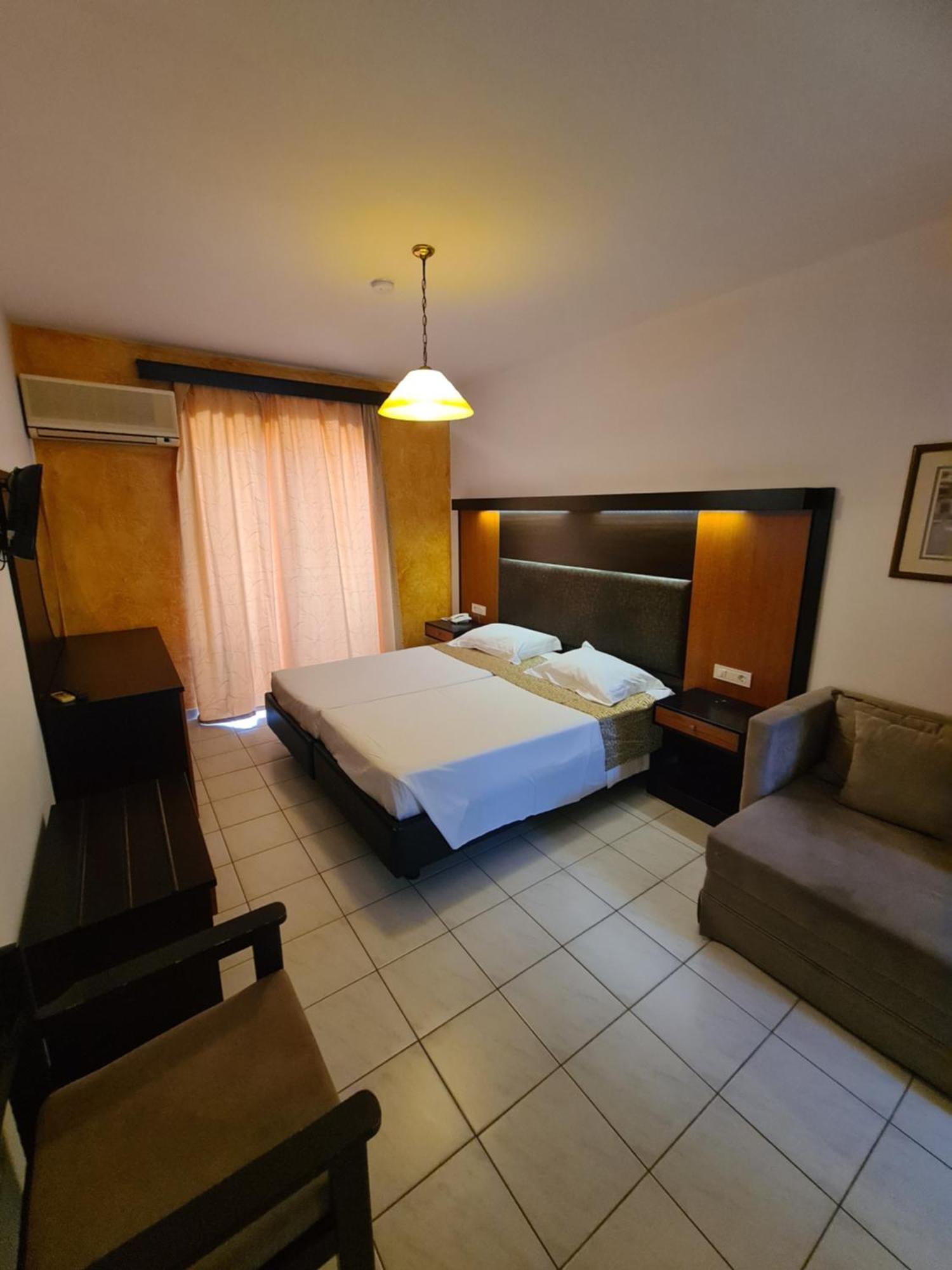Corali Hotel Tigkaki  Ngoại thất bức ảnh