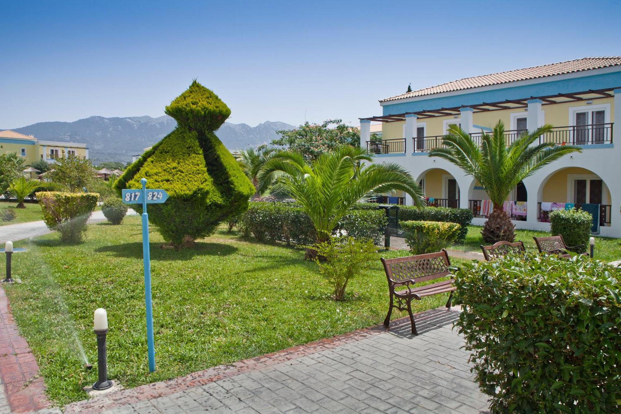 Corali Hotel Tigkaki  Ngoại thất bức ảnh