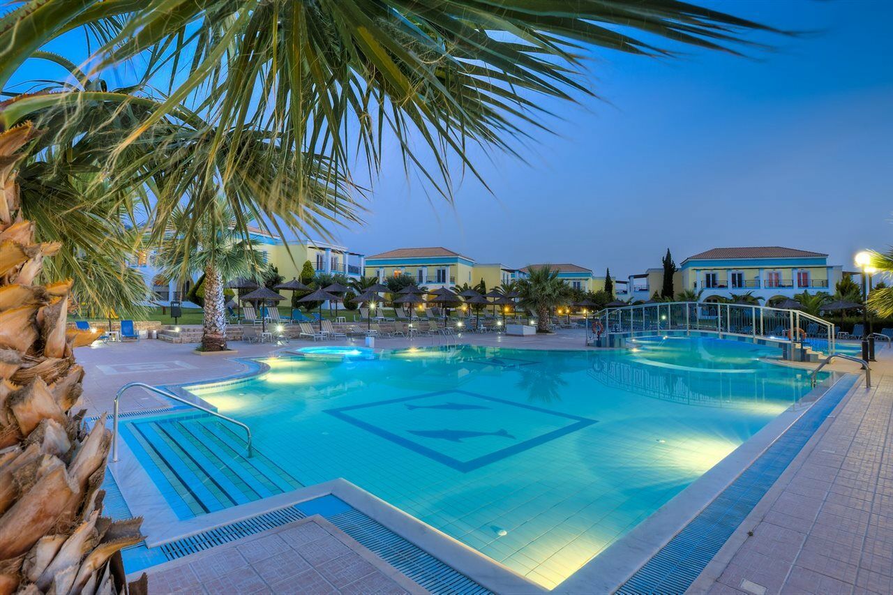Corali Hotel Tigkaki  Ngoại thất bức ảnh