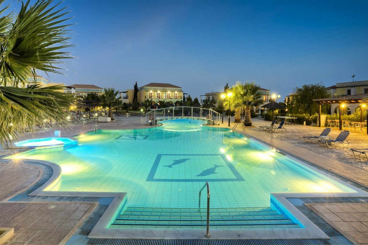 Corali Hotel Tigkaki  Ngoại thất bức ảnh